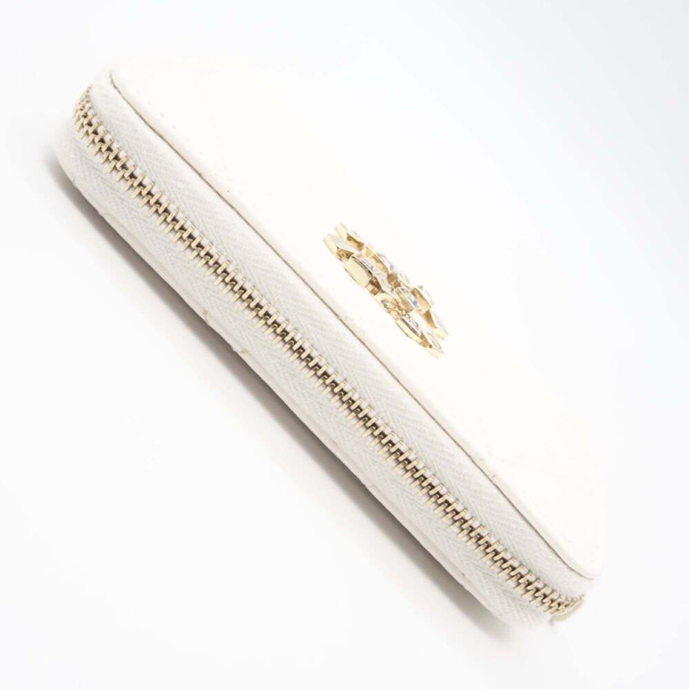 CHANEL Authentic White Lambskin Leather Wallet - Picture 5 of 12